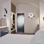 Alisaris Cave Villa *