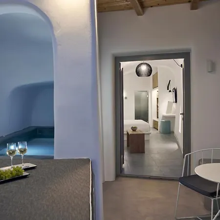 Alisaris Cave Villa Oia (Santorini)