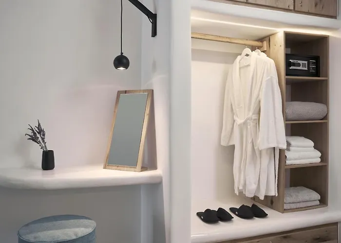 Alisaris Cave أويا