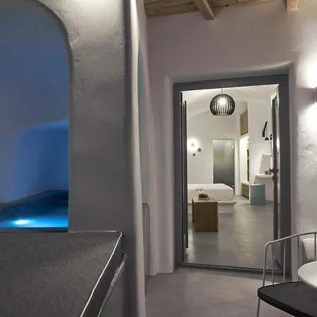 Alisaris Cave Villa Oia (Santorini)