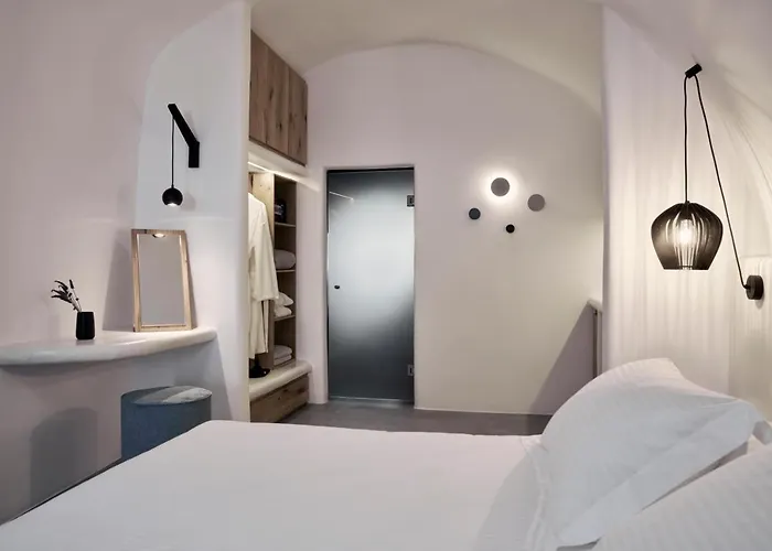 Alisaris Cave Villa *