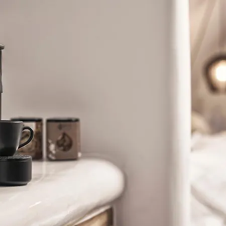 Alisaris Cave Οία