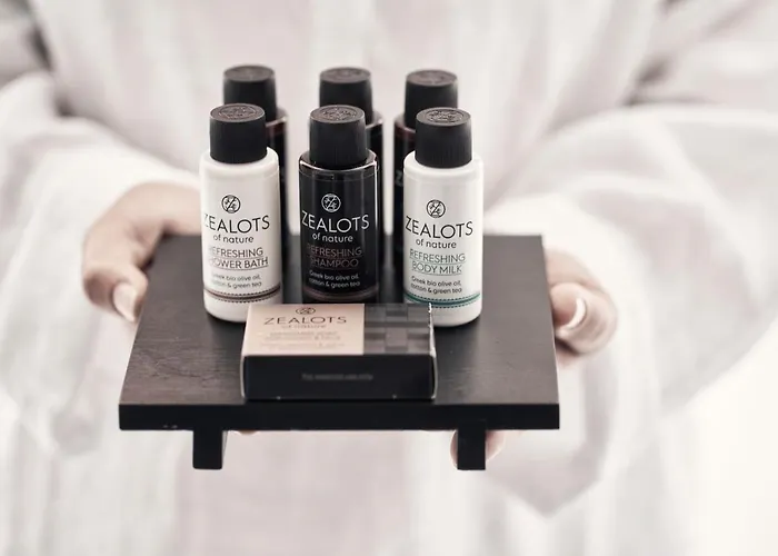 Willa Alisaris Cave *